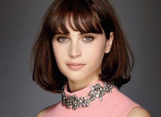 Interviu cu Felicity Jones – despre rutina si secretele ei de frumusete